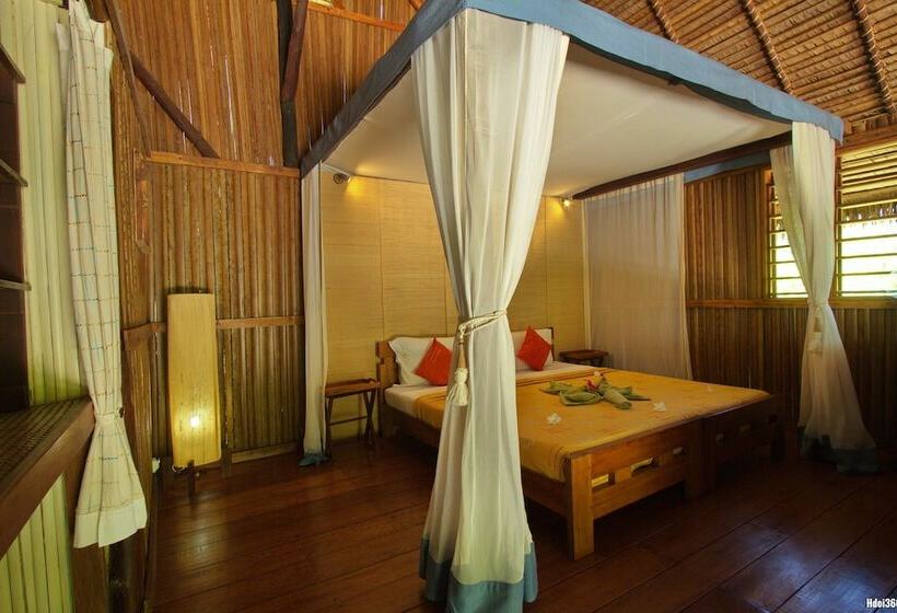 هتل Naturalia Lodge