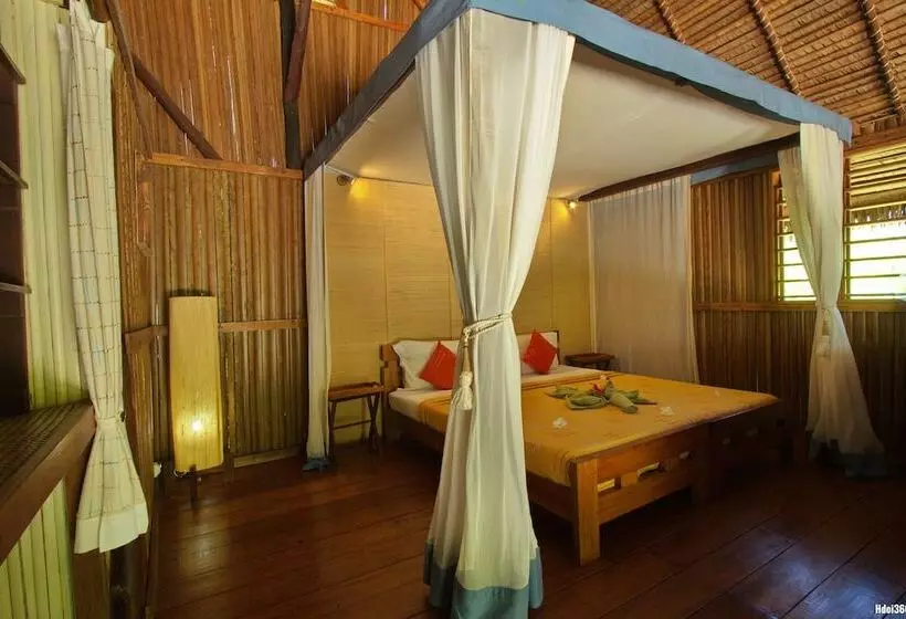 هتل Naturalia Lodge