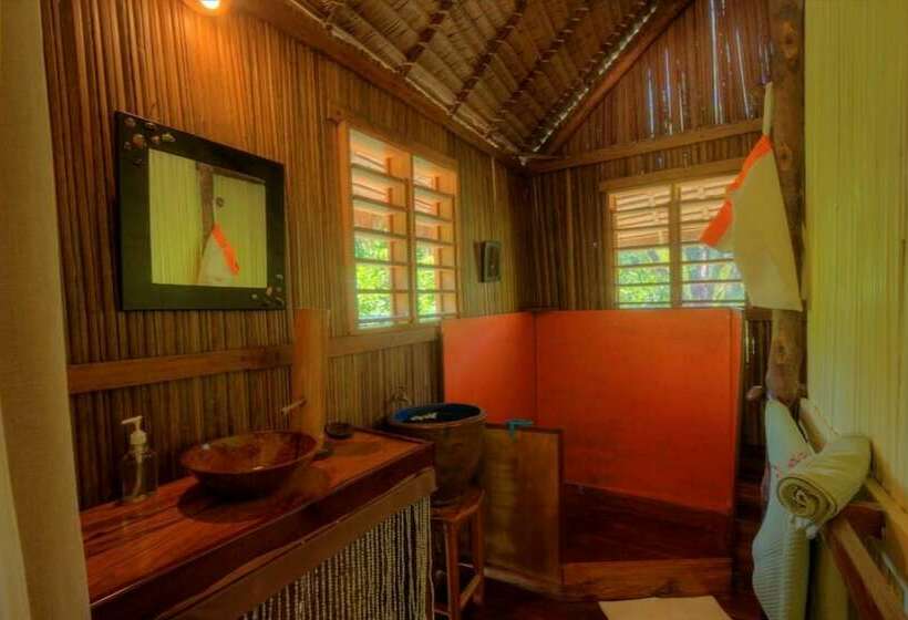 هتل Naturalia Lodge