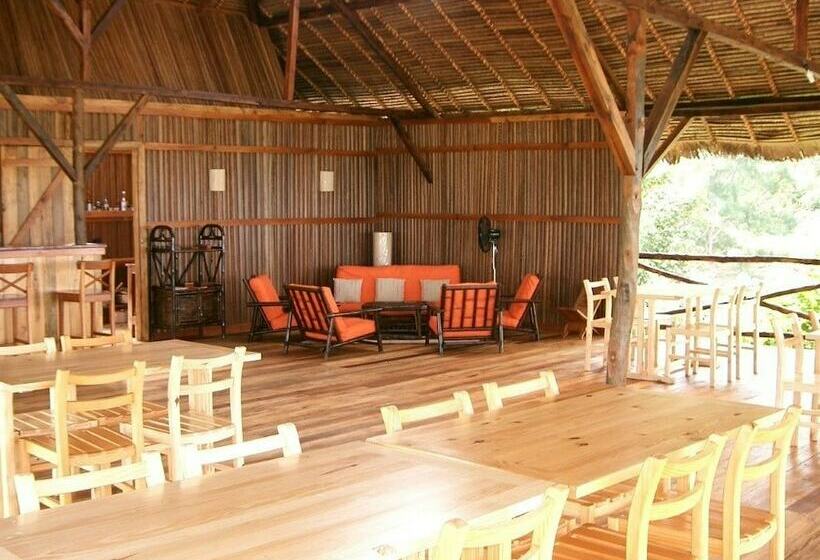 هتل Naturalia Lodge