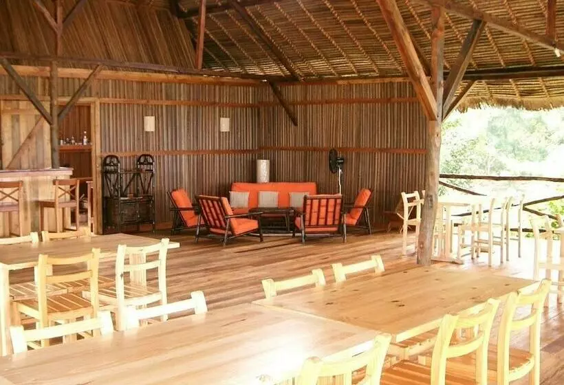 هتل Naturalia Lodge