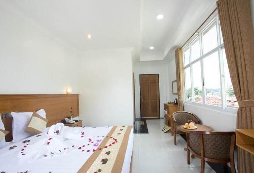 هتل Shwe Pyi Thain Kha