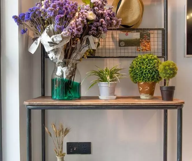 Hotelli Hangzhou Backlighting Inn