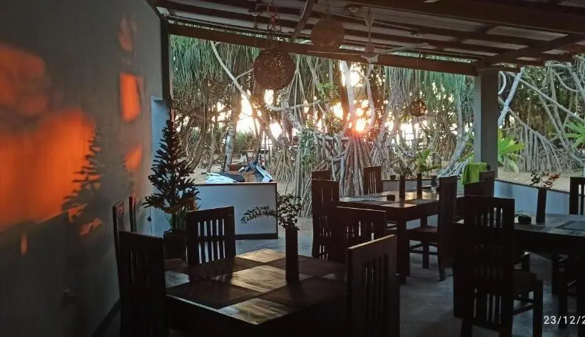 ホテル Ravana Beach Cabanas