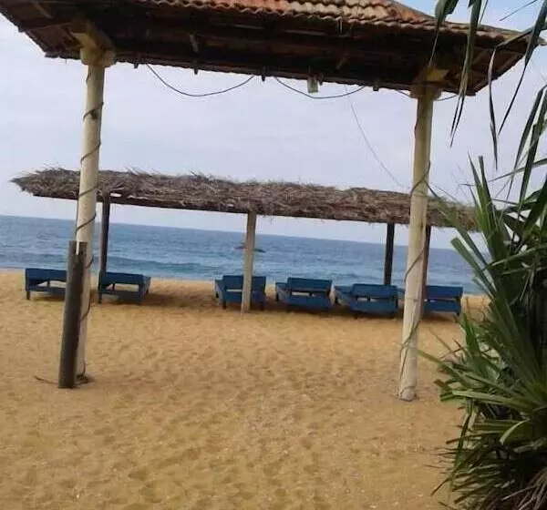 ホテル Ravana Beach Cabanas