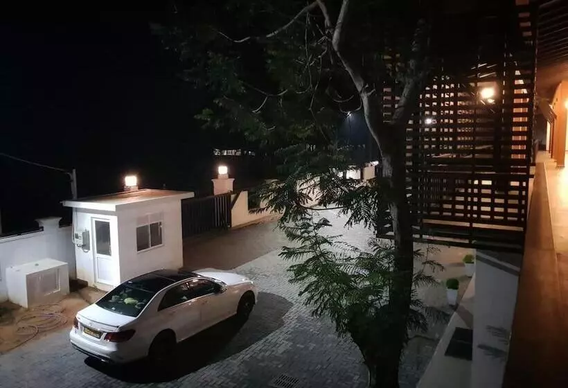 Hotelli Livinya Holiday Resort