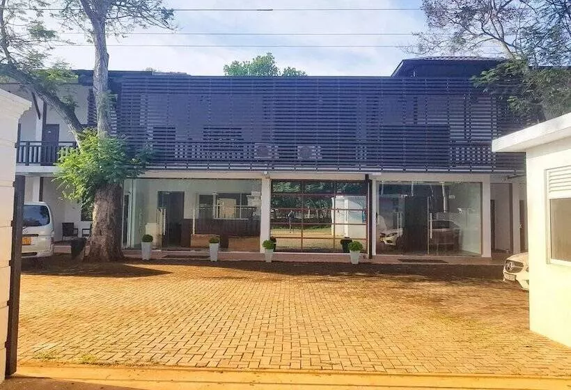 Hotelli Livinya Holiday Resort