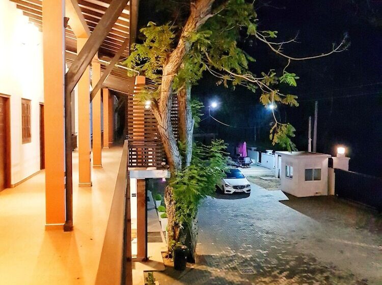 فندق Livinya Holiday Resort