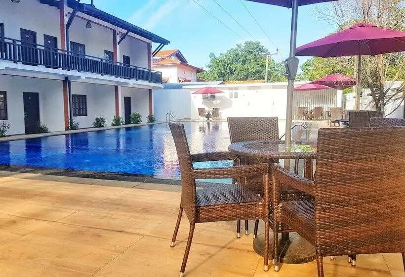 Hotelli Livinya Holiday Resort