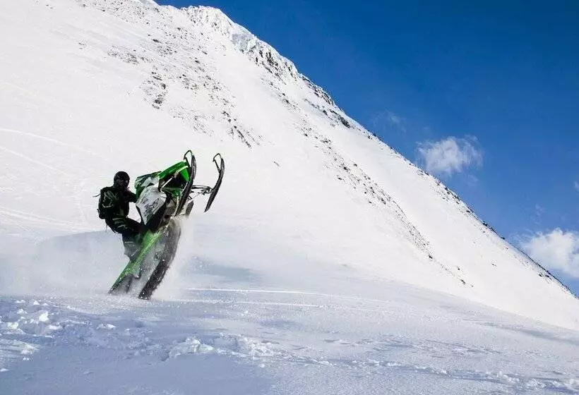 هتل Quadrum Ski & Yoga Resort