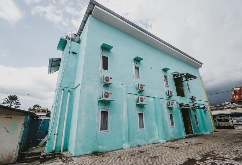 בית מלון כפרי Reddoorz Near Politeknik Manado