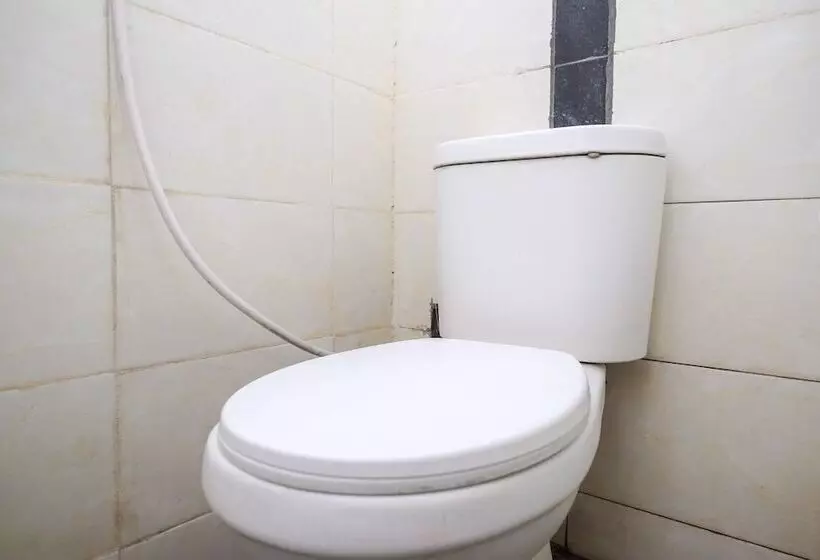 ホテル Reddoorz Near Politeknik Manado