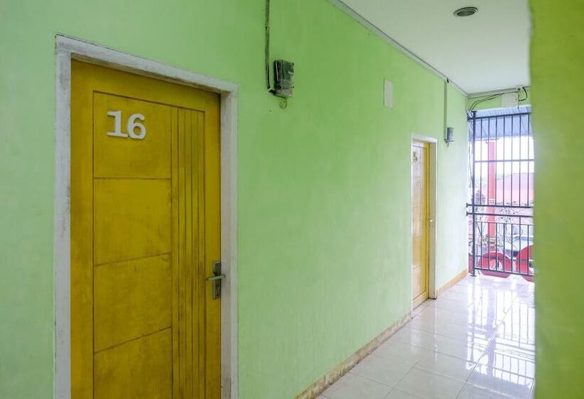 בית מלון כפרי Reddoorz Near Politeknik Manado