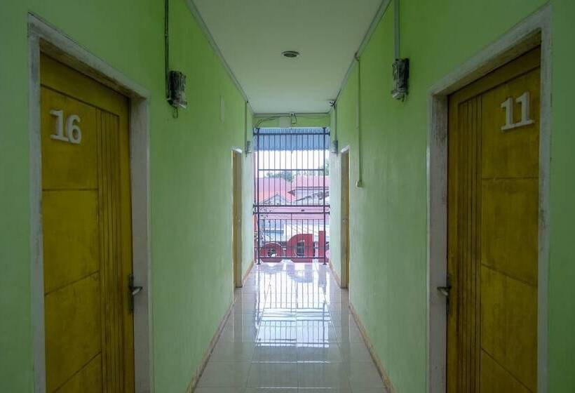 בית מלון כפרי Reddoorz Near Politeknik Manado