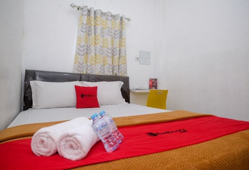 בית מלון כפרי Reddoorz Near Politeknik Manado