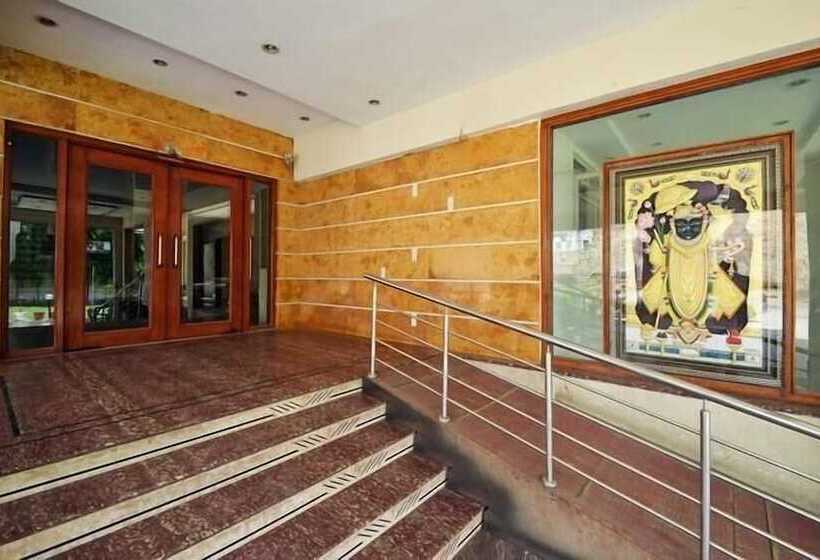 בית מלון כפרי Shrinathinn