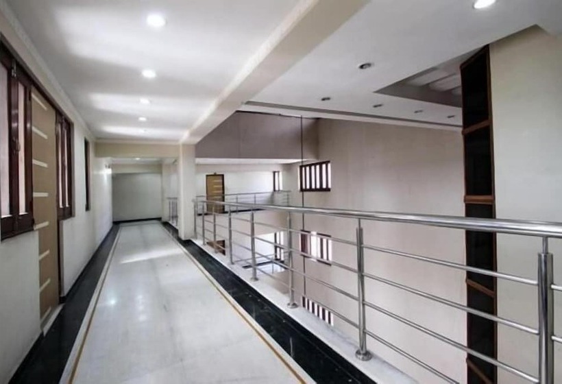 בית מלון כפרי Shrinathinn