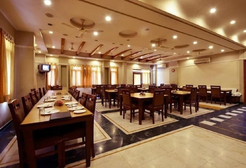 בית מלון כפרי Shrinathinn