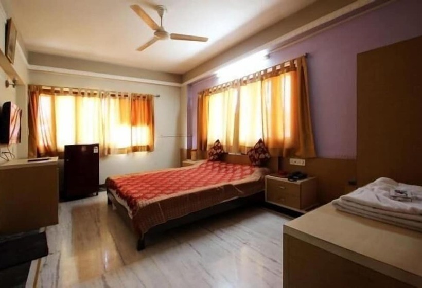 בית מלון כפרי Shrinathinn