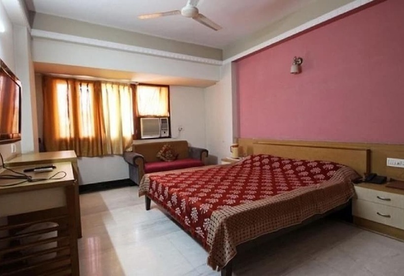 בית מלון כפרי Shrinathinn