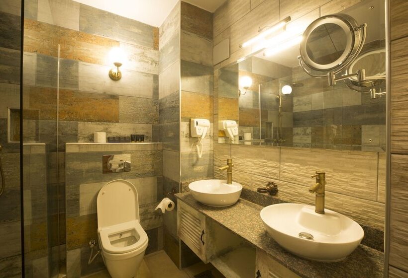 هتل Small World Country Club