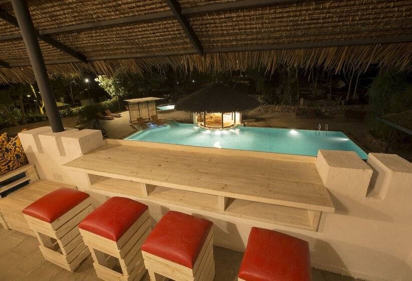 هتل Small World Country Club