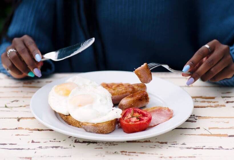 هتل Small World Country Club