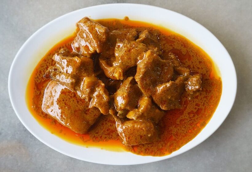 Oyo 14425 Hotel Shade