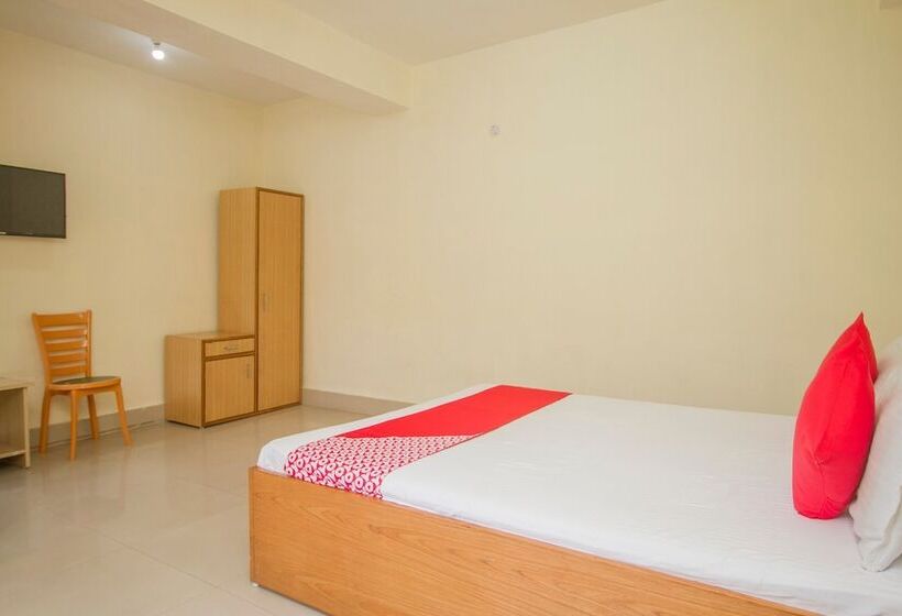 Oyo 14425 Hotel Shade