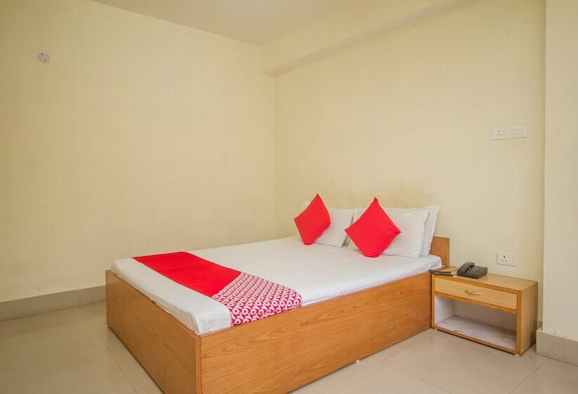 Oyo 14425 Hotel Shade