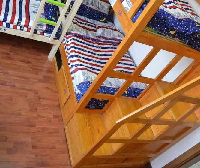 Shanghai Sky168 Youth Hostel