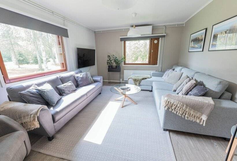 The Elegant Haistila