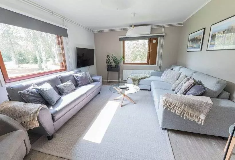 The Elegant Haistila