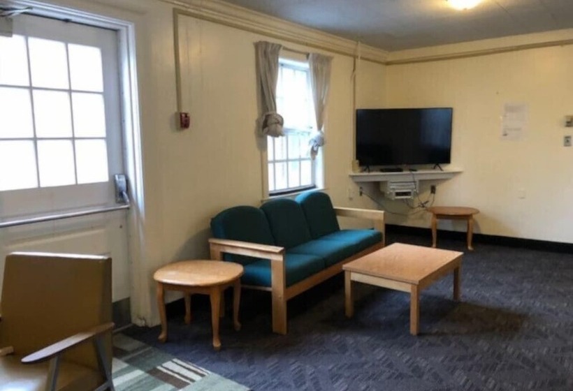 Fx Hall Residences Hostel