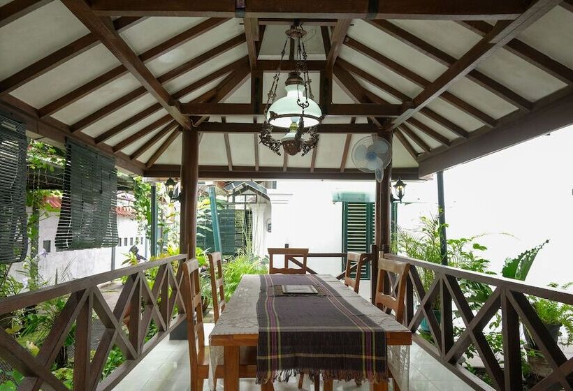 Schronisko Griya Cemara Homestay By Oyo Rooms