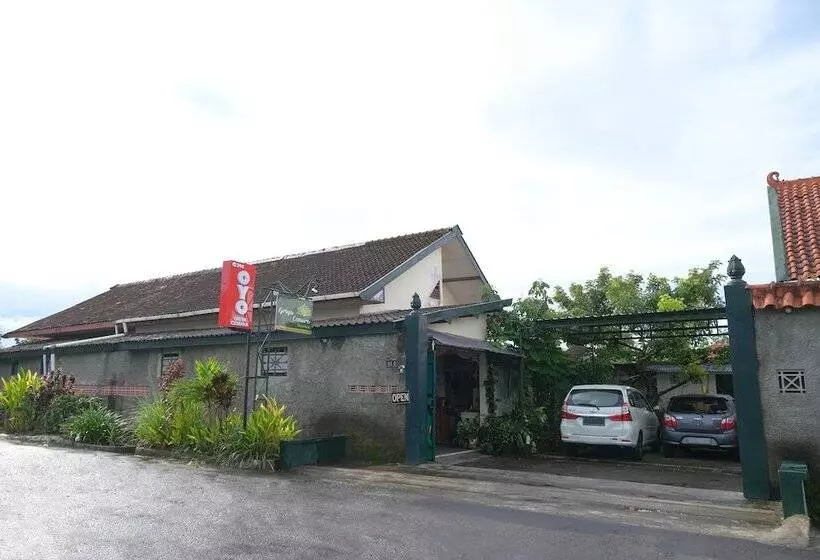 هاستل Griya Cemara Homestay By Oyo Rooms