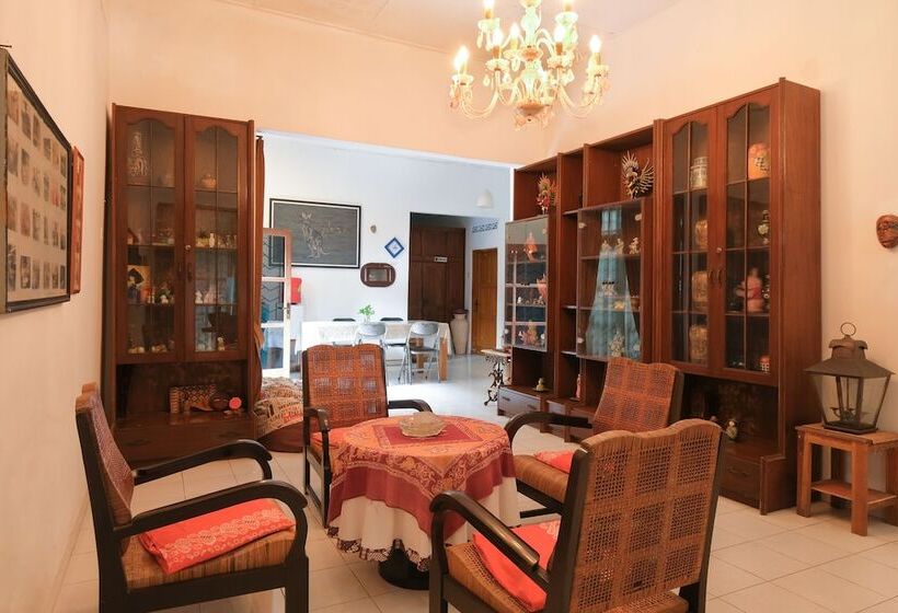 Schronisko Griya Cemara Homestay By Oyo Rooms