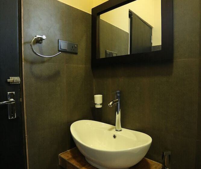 مبيت وإفطار Edwin S Airport Garden