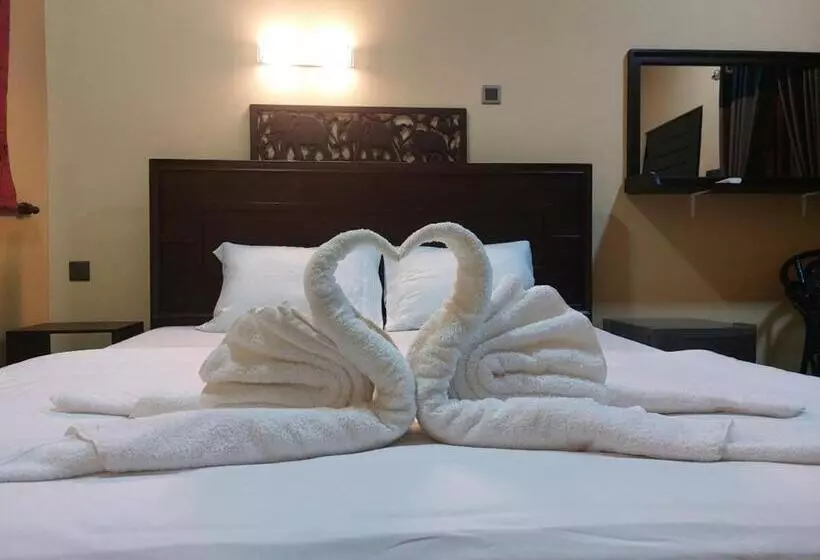 تختخواب و صبحانه Edwin S Airport Garden