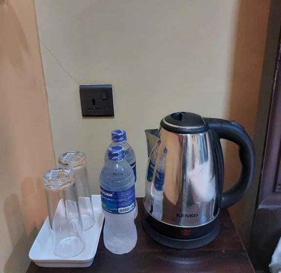 مبيت وإفطار Edwin S Airport Garden