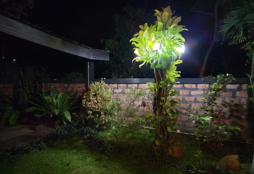 مبيت وإفطار Edwin S Airport Garden