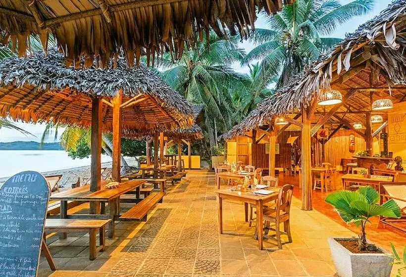 تختخواب و صبحانه Sambatra