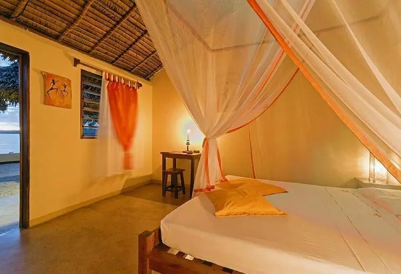 تختخواب و صبحانه Sambatra