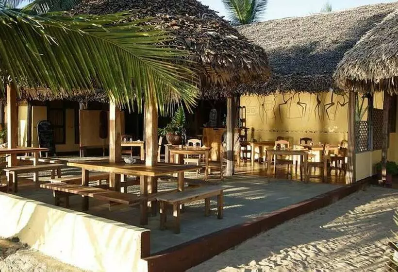 تختخواب و صبحانه Sambatra