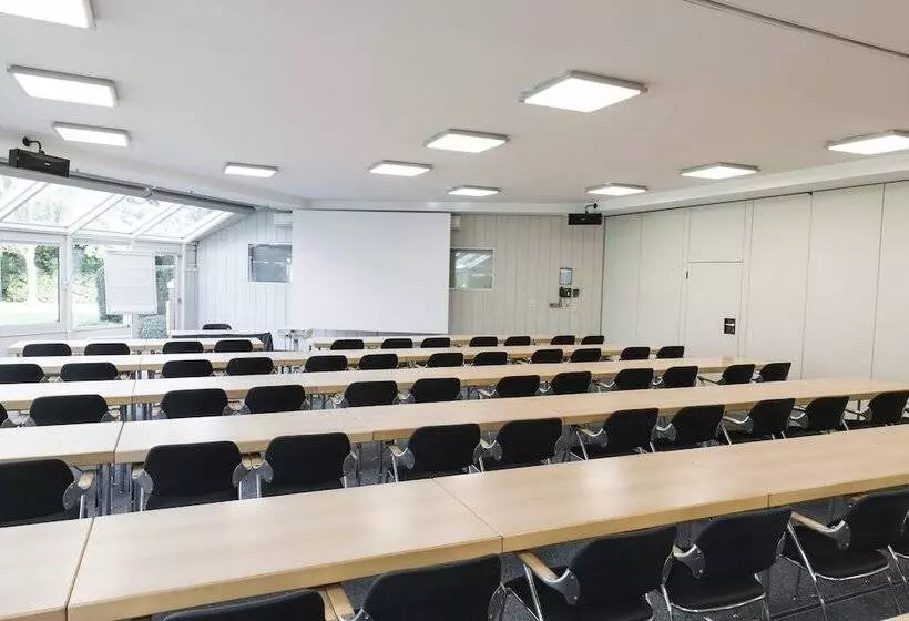 هتل Gustavstresemanninstitut
