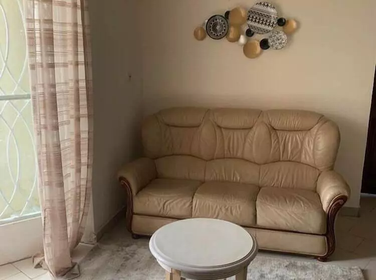 هتل Hôtel Les Polygones