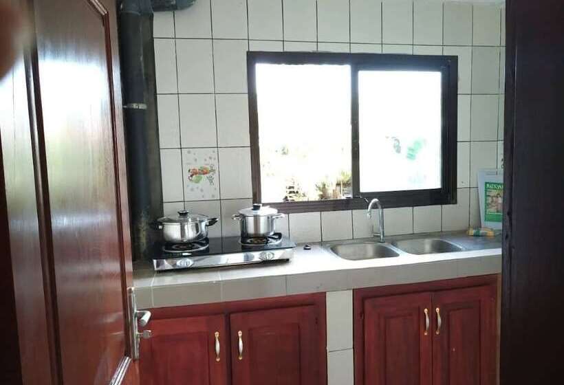 هتل Hôtel Les Polygones