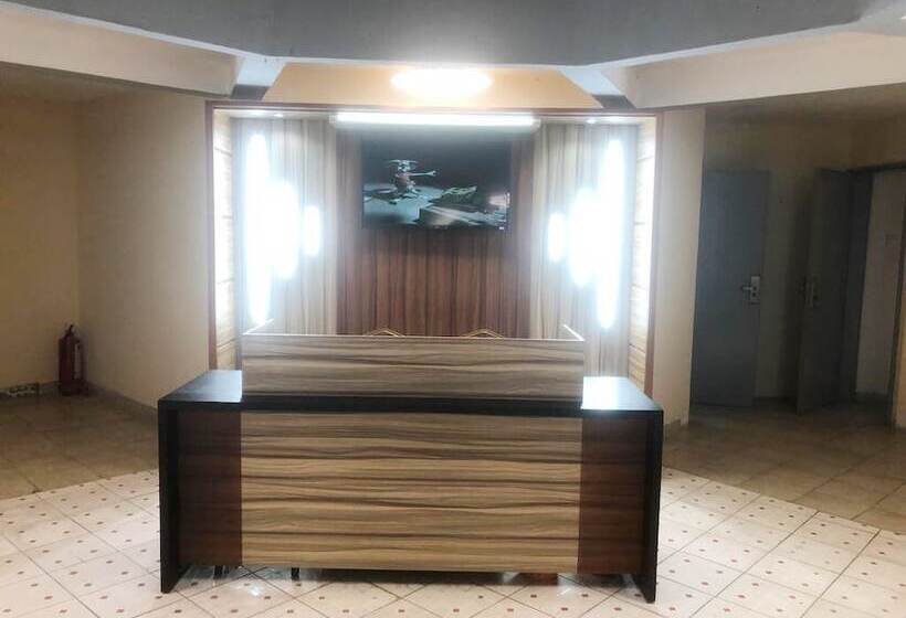 هتل Hôtel Les Polygones