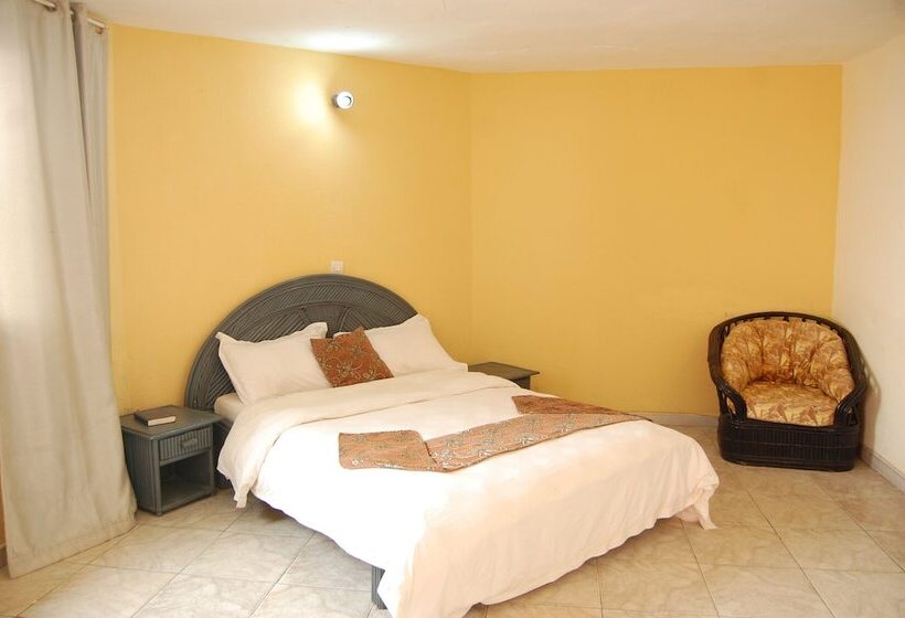 هتل Hôtel Les Polygones