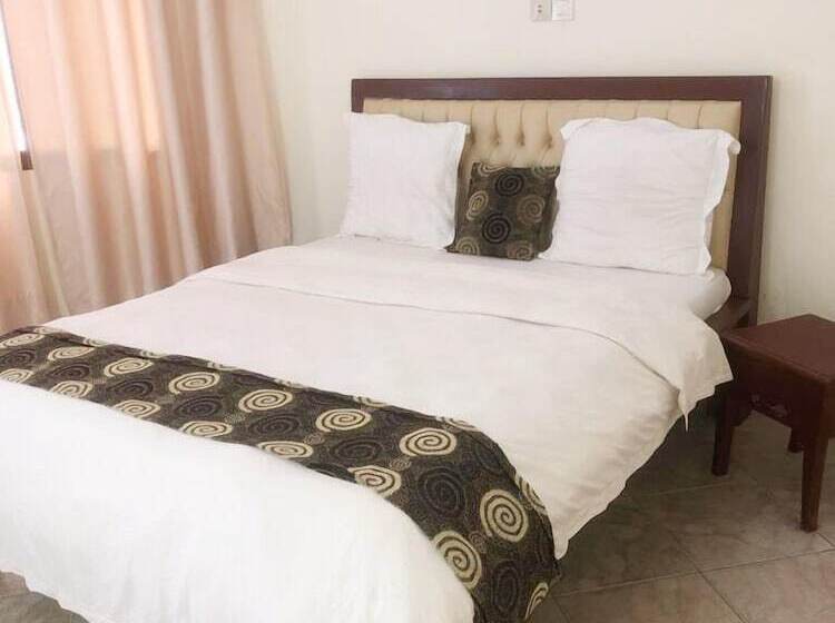 هتل Hôtel Les Polygones